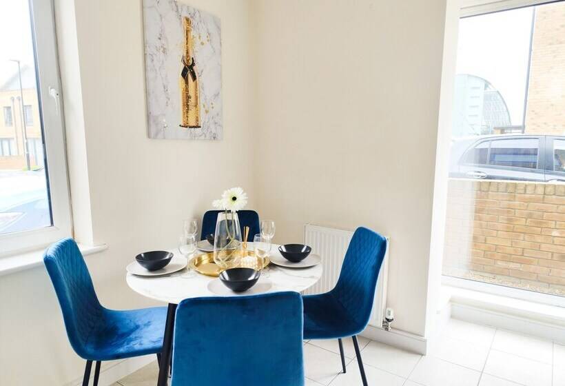 דירת נופש Stunning 2 Bed House In Sheffield