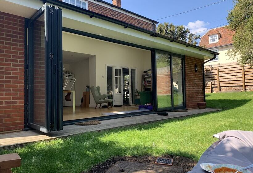 Резиденция Stunning 3 Bed House In Saffron Walden