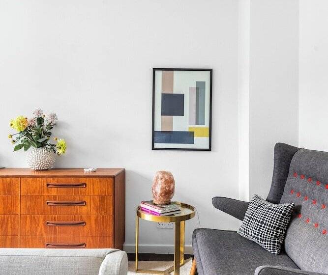 Резиденция Stunning 3 Bed House In Saffron Walden