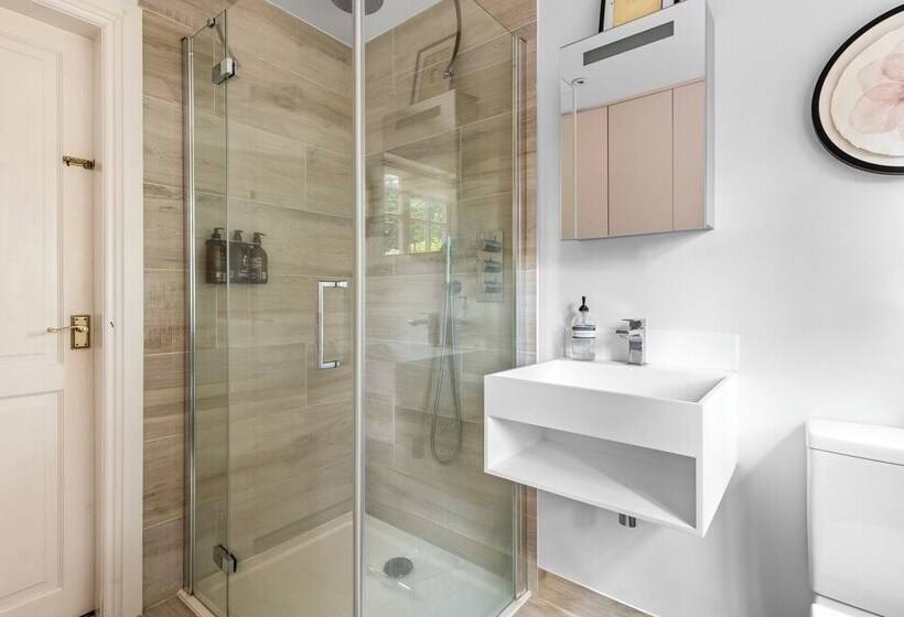 Резиденция Stunning 3 Bed House In Saffron Walden