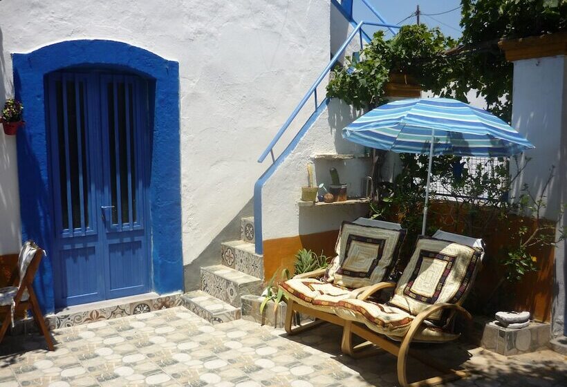 إقامة Traditional Villa 7 Mins Drive From Haraki Beach