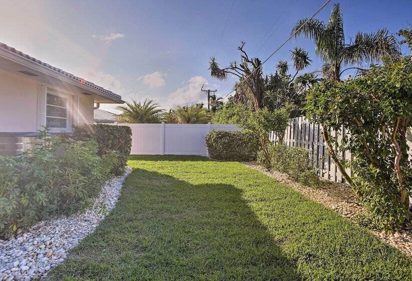 Riviera Beach Home W/ Pool   Walk To Beaches!