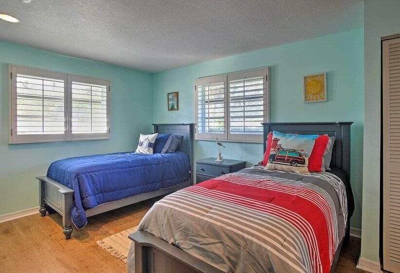 Riviera Beach Home W/ Pool   Walk To Beaches!