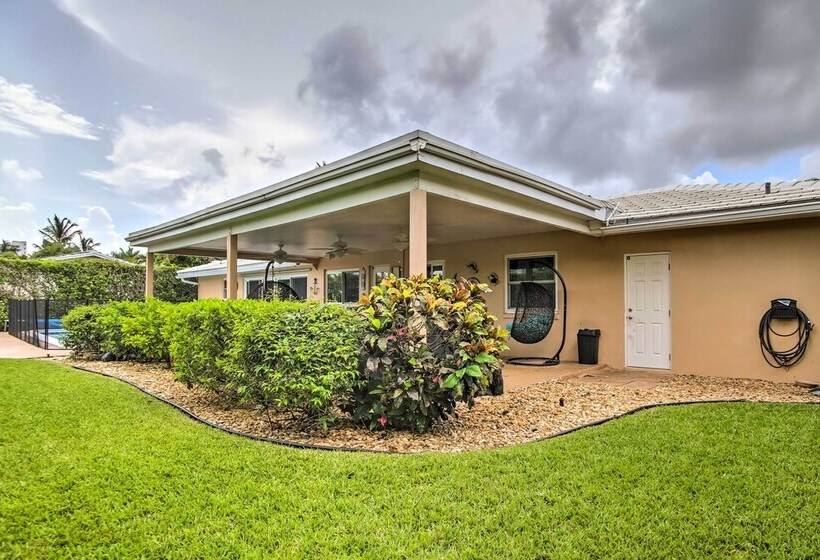 Riviera Beach Vacation Home W/ Pool: Walk To Beach