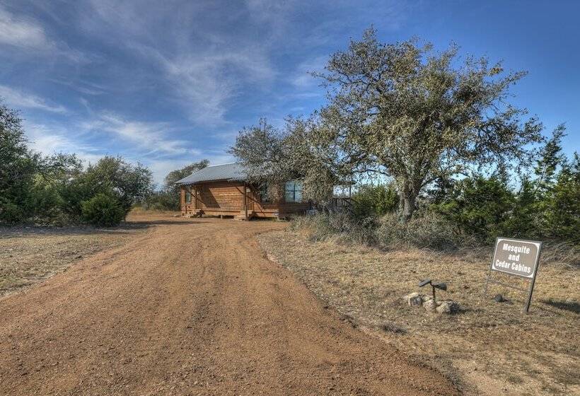 Rocky Ridge Cedar Cabin With Hot Tub & Amazing Views