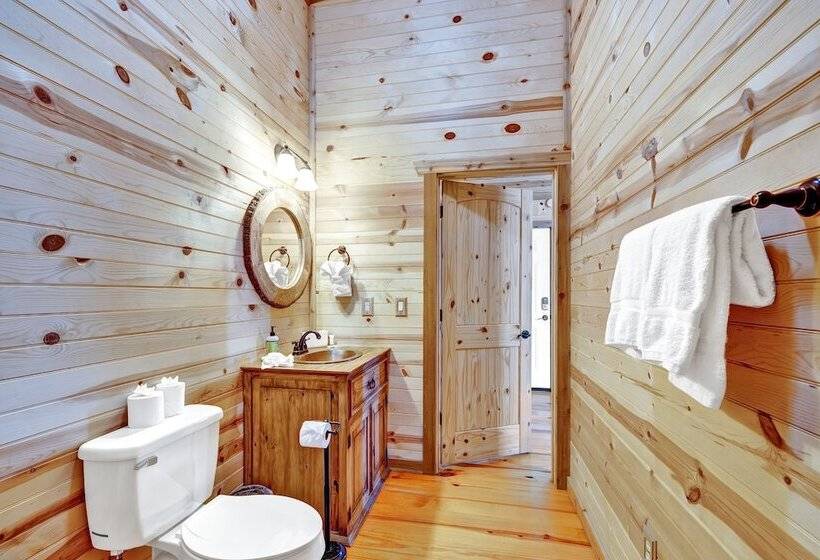 Rocky Ridge Cedar Cabin With Hot Tub & Amazing Views