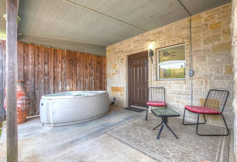 Romantic Private Cabin With Hot Tub 10 Mins To Fred!