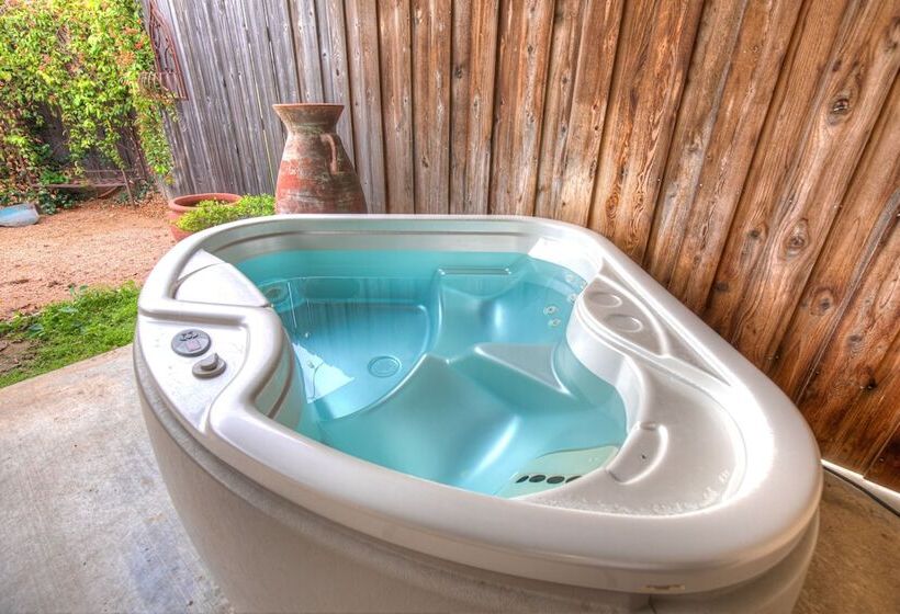 Romantic Private Cabin With Hot Tub 10 Mins To Fred!