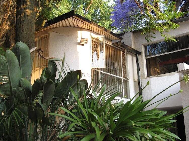 Rosebank Boarding Hostel