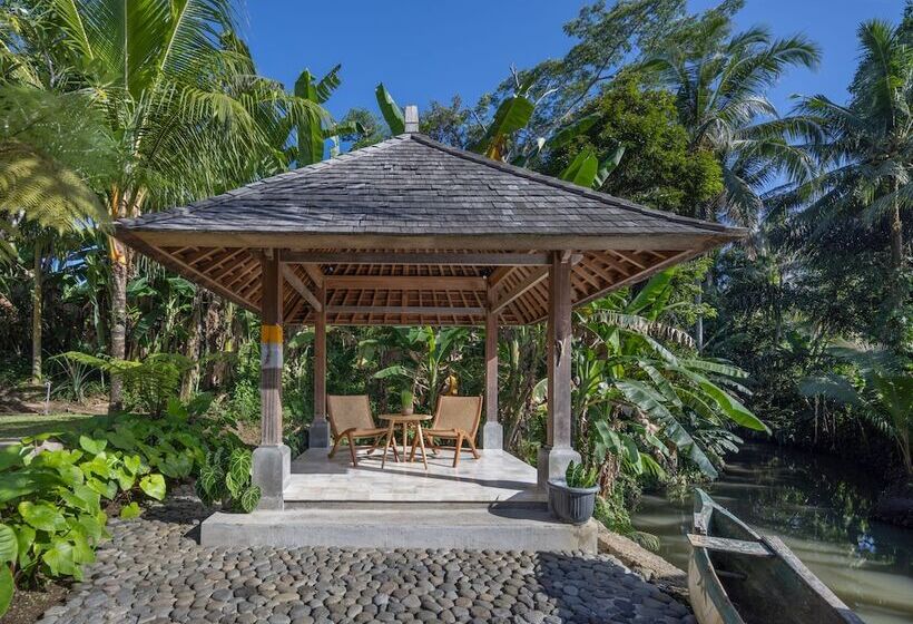 Rumah Kayu Resort