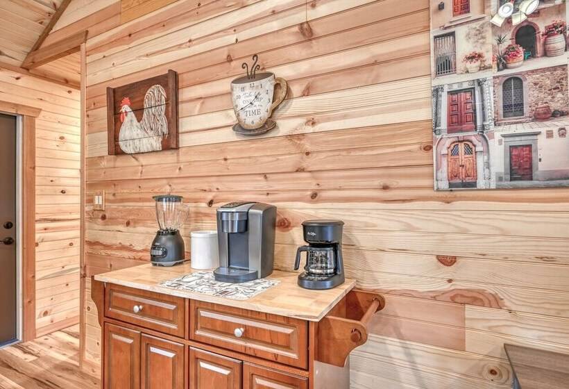 Rustic Cabin With Firepit And Grill   10 Mins To Main St