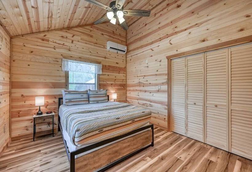 Rustic Cabin With Firepit And Grill   10 Mins To Main St