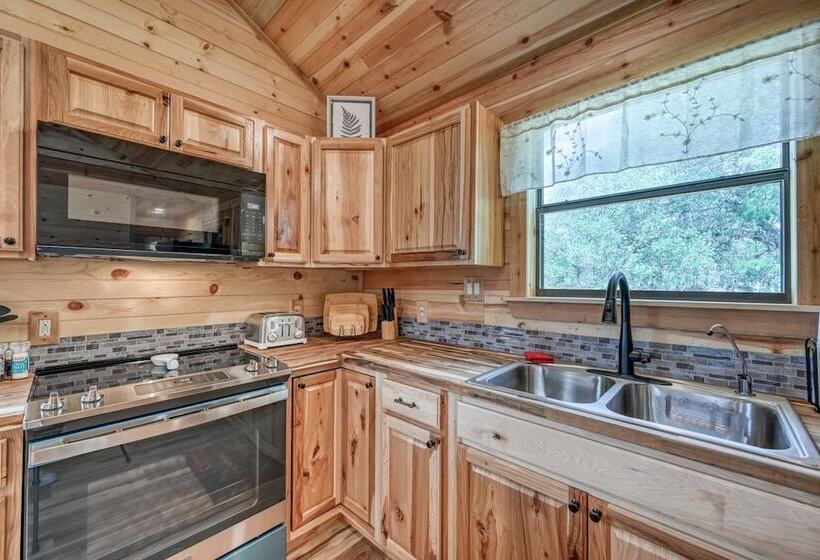 Rustic Cabin With Firepit And Grill   10 Mins To Main St