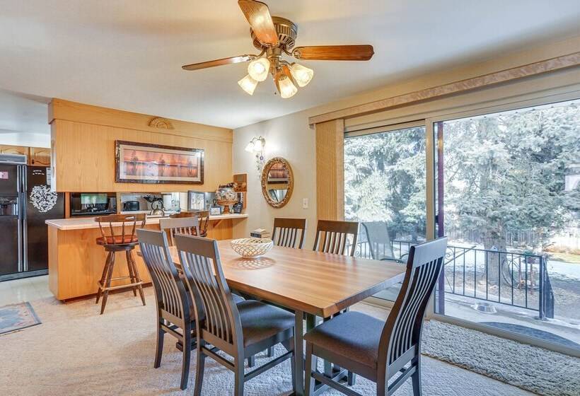 Private Lake: Home W/ Large Yard In Denver!