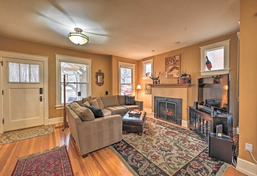 Walk To Wash Park: Spacious Denver Home Base