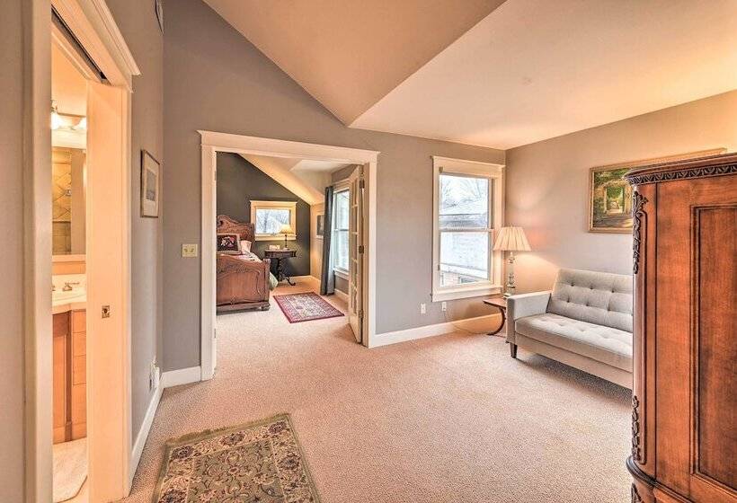 Walk To Wash Park: Spacious Denver Home Base
