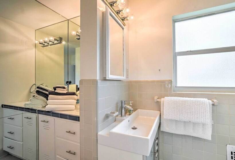 Spacious Lake Worth Escape < 3 Mi To Beach!