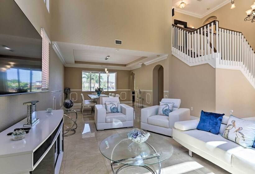 Spacious Miami Retreat W/ Grill, Pool & Dock!