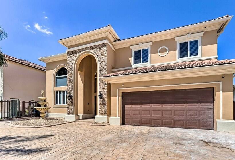 Spacious Miami Retreat W/ Grill, Pool & Dock!