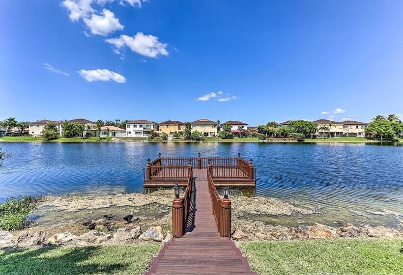 Spacious Miami Retreat W/ Grill, Pool & Dock!