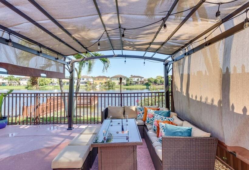 Spacious Miami Retreat W/ Grill, Pool & Dock!