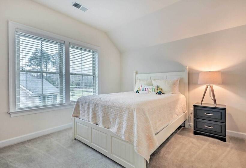 Ocean View Getaway W/ Resort Access & Porch!