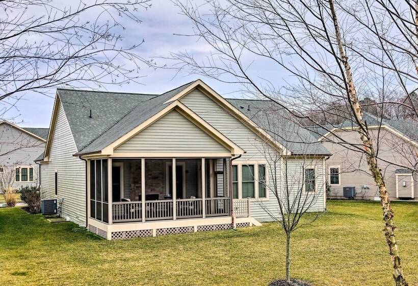 Ocean View Getaway W/ Resort Access & Porch!