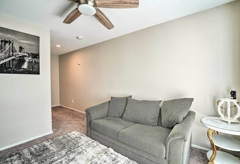 Stylish House W/ Patio, 8 Mi To Vegas Strip!