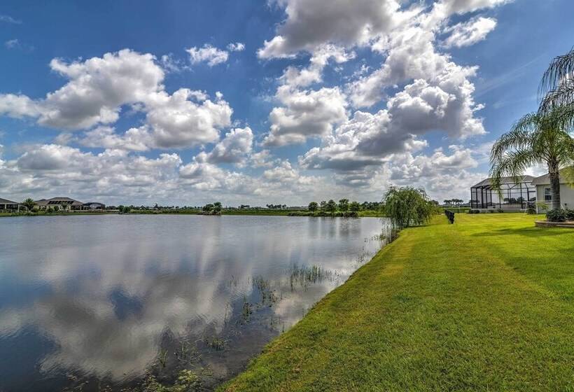 Sun Soaked Retreat In The Villages W/ Grill!