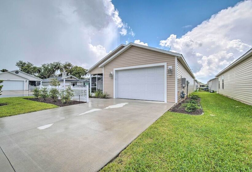 Sun Soaked Retreat In The Villages W/ Grill!