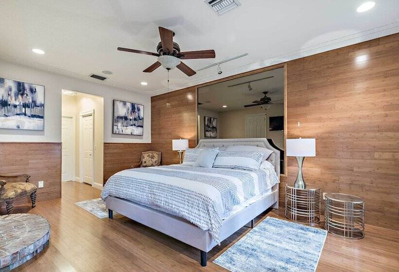 Sunny Waterfront Home By West Palm W/ Hot Tub!