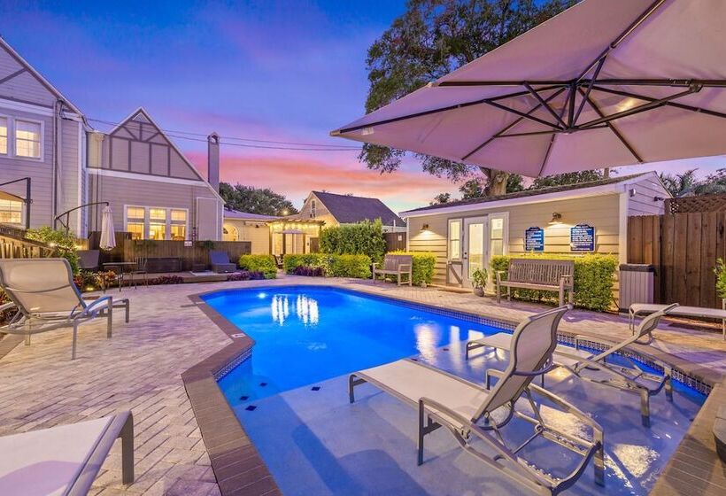 The Kenwood Gables Boutique Bed & Breakfast