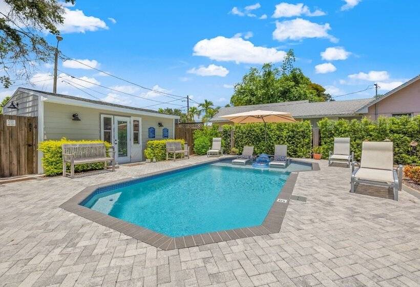 The Kenwood Gables Boutique Bed & Breakfast