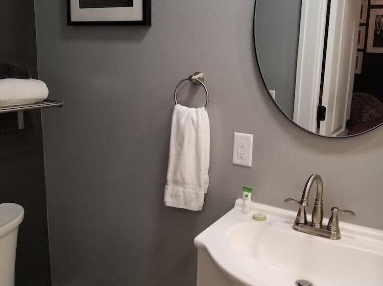 The Kenwood Gables Boutique Bed & Breakfast