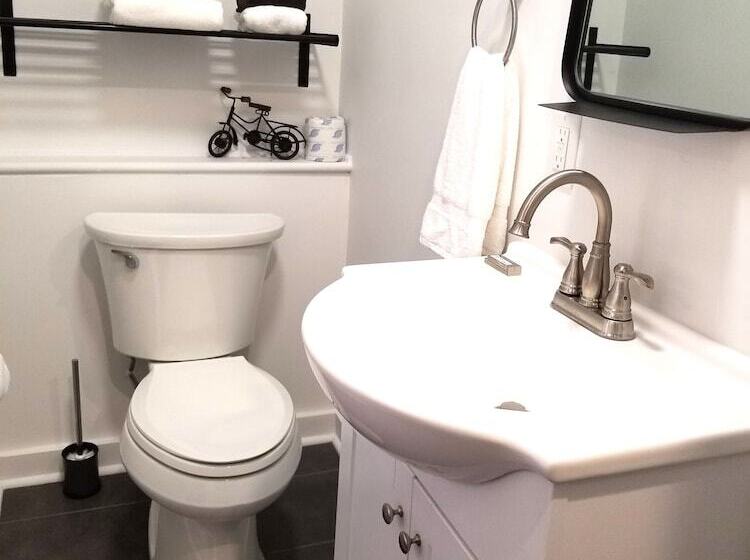 The Kenwood Gables Boutique Bed & Breakfast