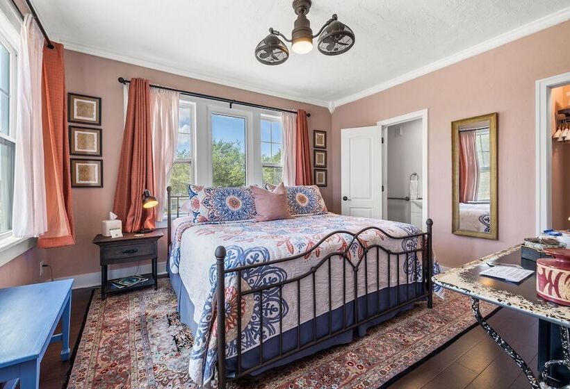 The Kenwood Gables Boutique Bed & Breakfast