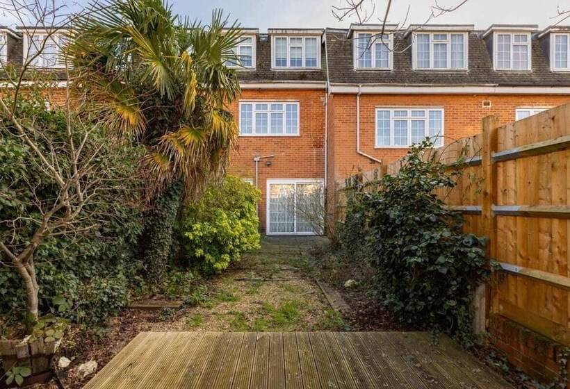 The Mill Hill Wonder Inviting 3bdr House With Garden