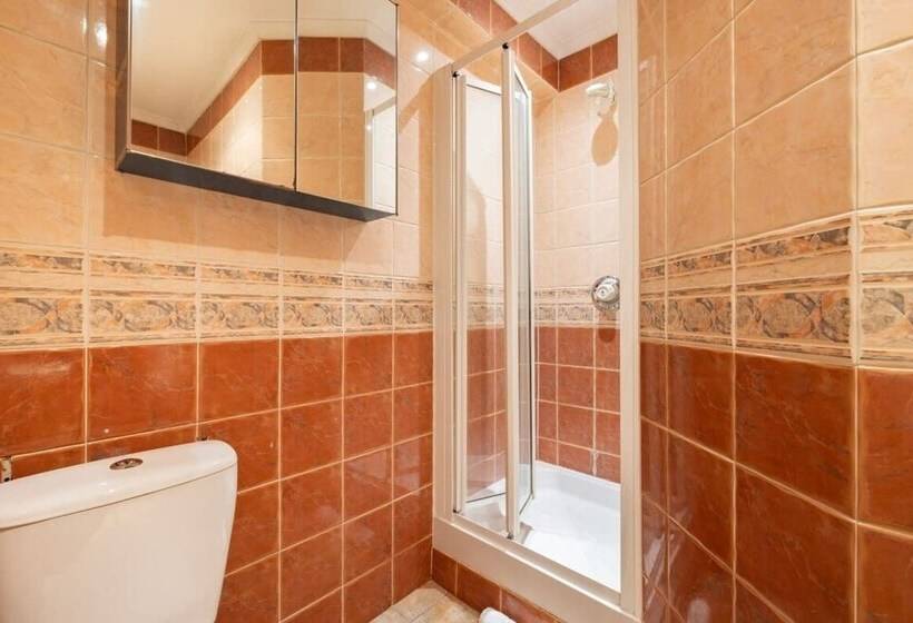 The Mill Hill Wonder Inviting 3bdr House With Garden