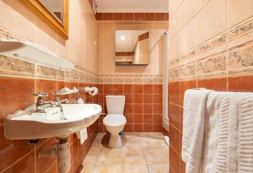 The Mill Hill Wonder Inviting 3bdr House With Garden