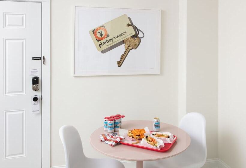 The Neighborhood Hotel Lincoln Park