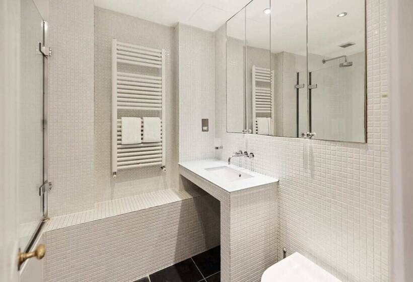 The South Kensington Wonder Trendy 3bdr House With Garden