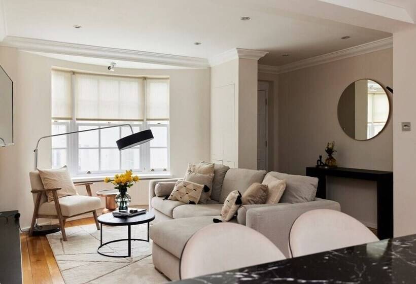 The South Kensington Wonder Trendy 3bdr House With Garden