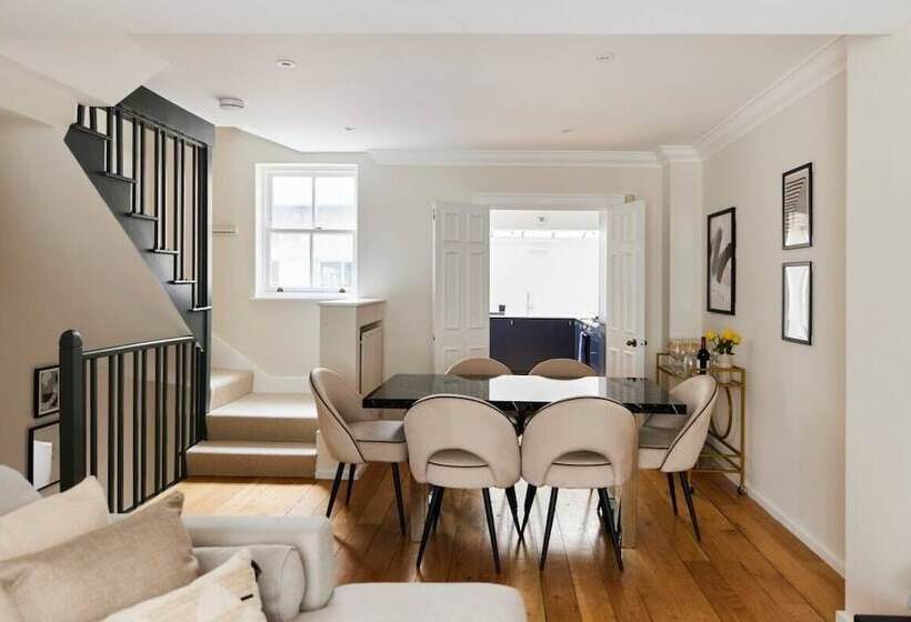 The South Kensington Wonder Trendy 3bdr House With Garden
