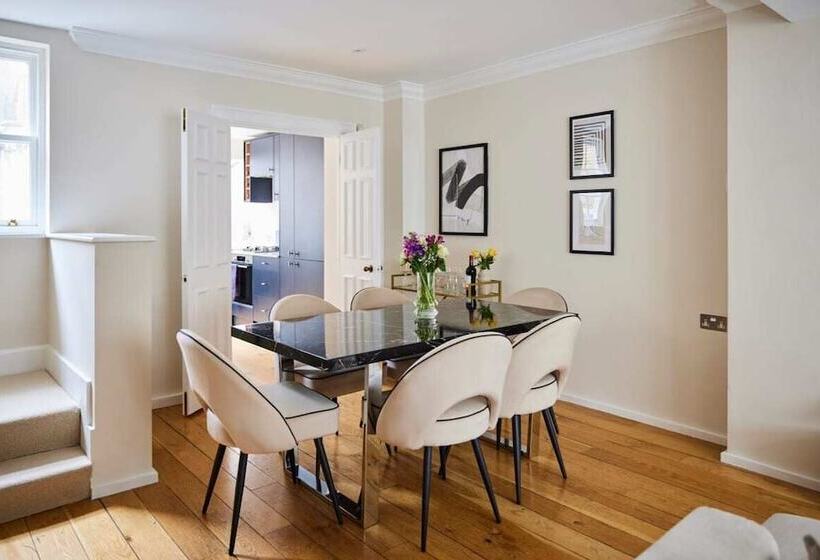 The South Kensington Wonder Trendy 3bdr House With Garden
