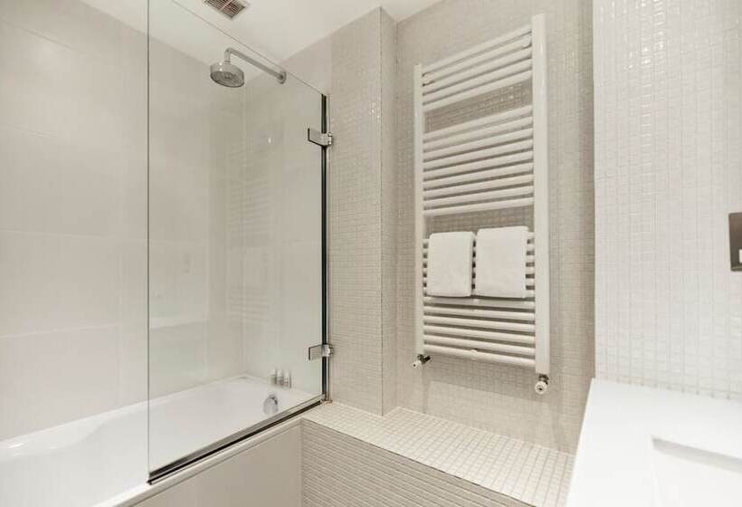 The South Kensington Wonder Trendy 3bdr House With Garden