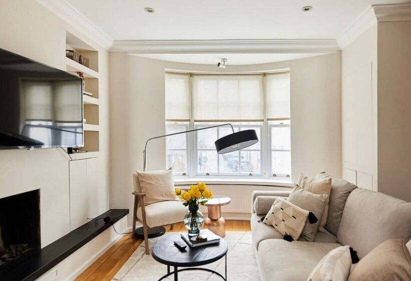 The South Kensington Wonder Trendy 3bdr House With Garden