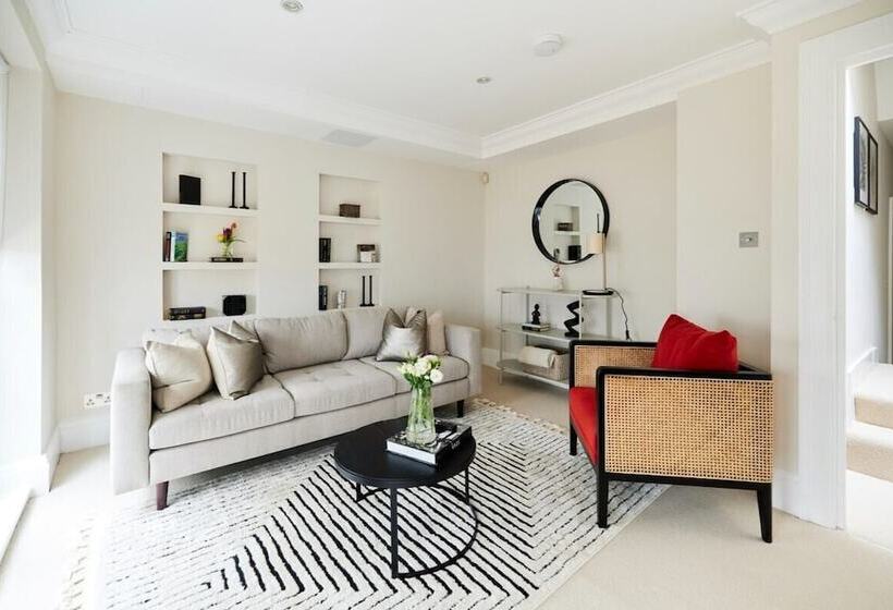 The South Kensington Wonder Trendy 3bdr House With Garden