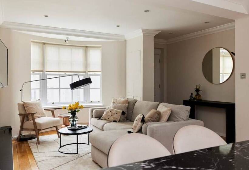 The South Kensington Wonder Trendy 3bdr House With Garden
