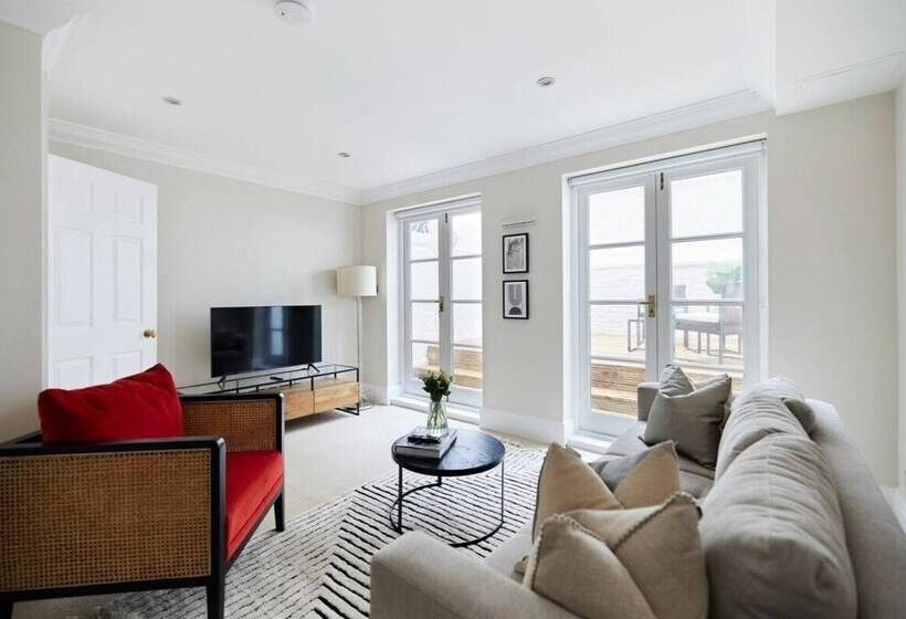 The South Kensington Wonder Trendy 3bdr House With Garden
