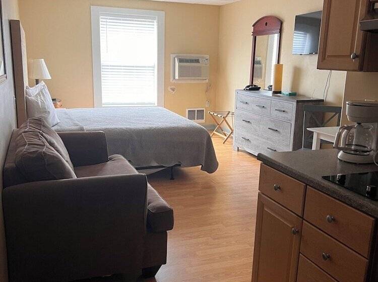 Trade Winds On The Bay